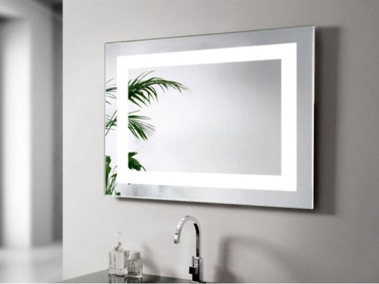 مرآة حمام بإضاءة LED مثبتة على الحائط تعمل باللمس